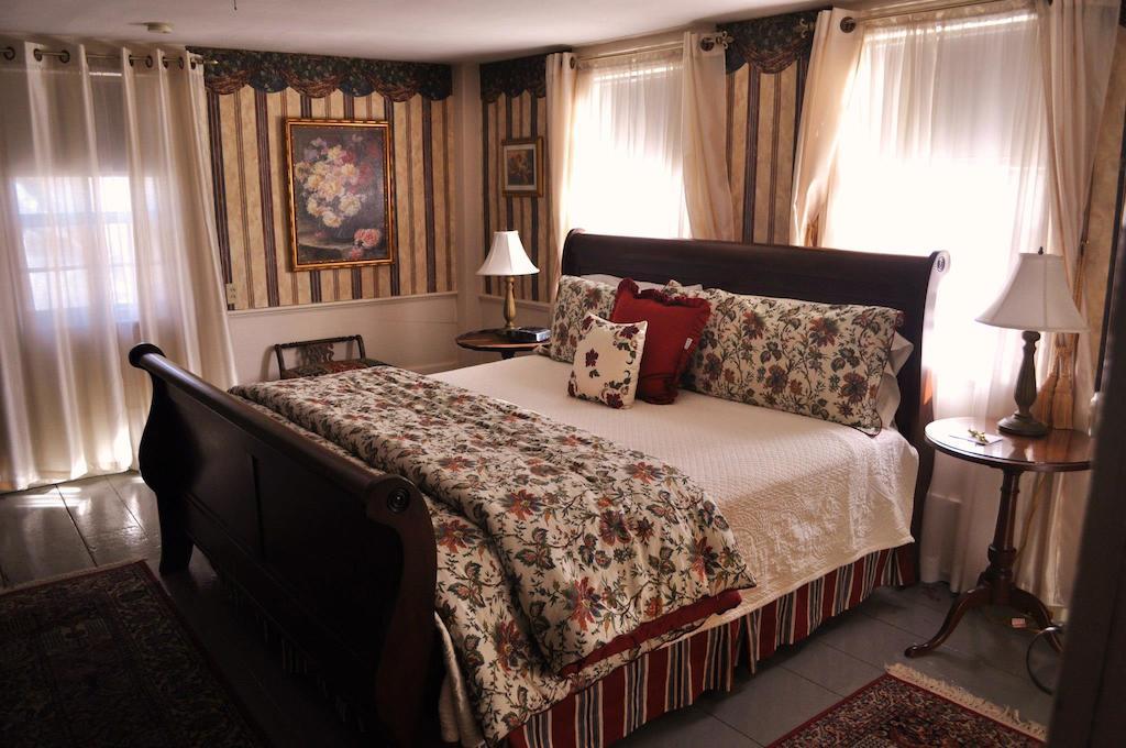 Colby Hill Inn Henniker Zimmer foto